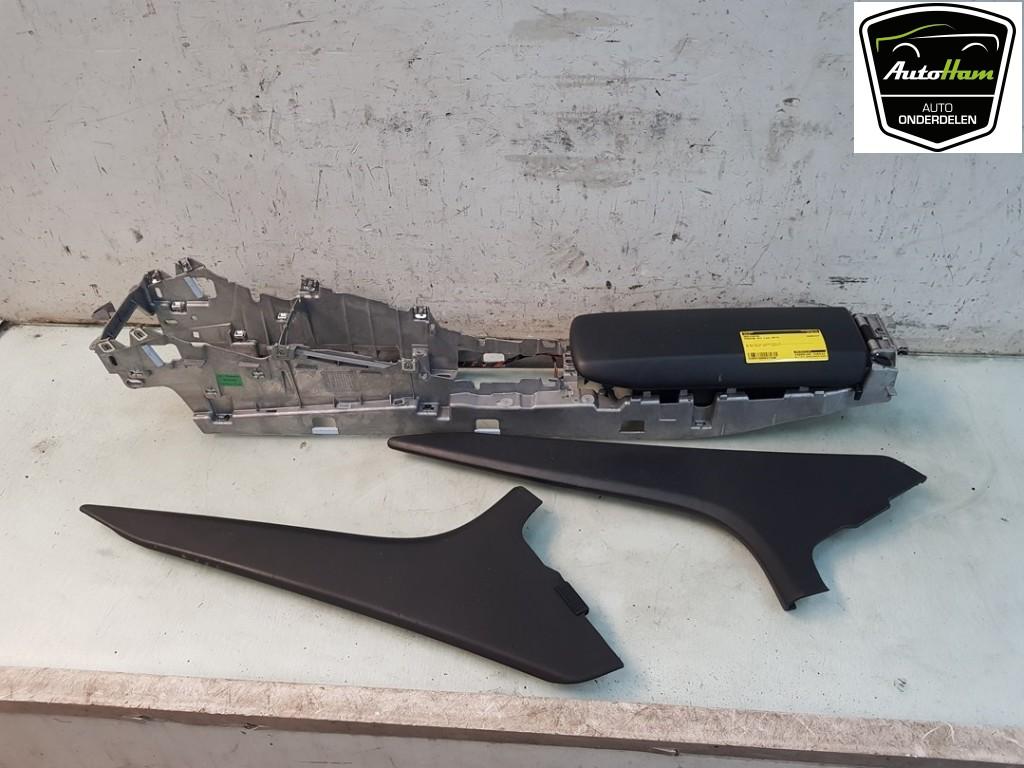 ACCOUDOIR CENTRAL 911 (991) (|99155323100A11|99155323100|), Utilisé, Porsche