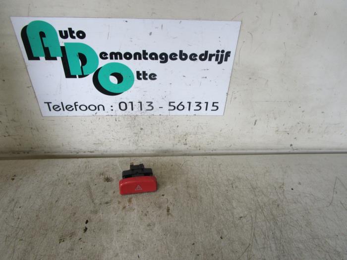 Commutateur éclairage d'urgence d'un Alfa Romeo 156 (156 98, Autos : Pièces & Accessoires, -, 3 mois de garantie, Utilisé, Alfa Romeo