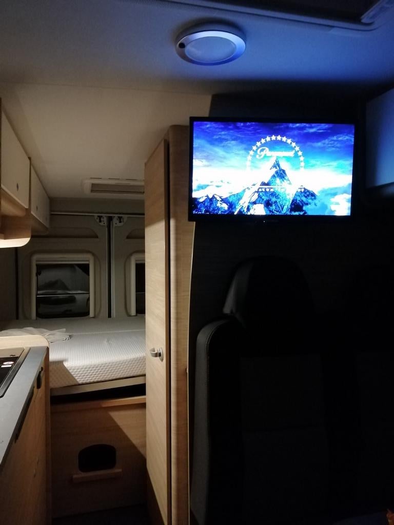 Recente Smart tv,24", met ophangbeugel, Caravans en Kamperen, Mobilhome-accessoires, Ophalen