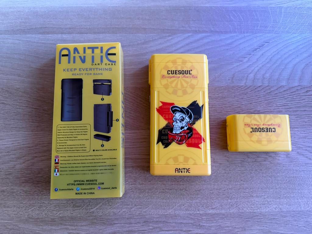 Cuesoul Antie harde dartcase met extra dart flights holder, Sports & Fitness, Fléchettes, Enlèvement ou Envoi, Comme neuf, Autres types