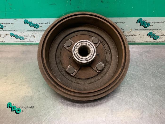 Tambour de frein arrière d'un Suzuki Swift (Swift 96-), -, 3 mois de garantie, Utilisé, -