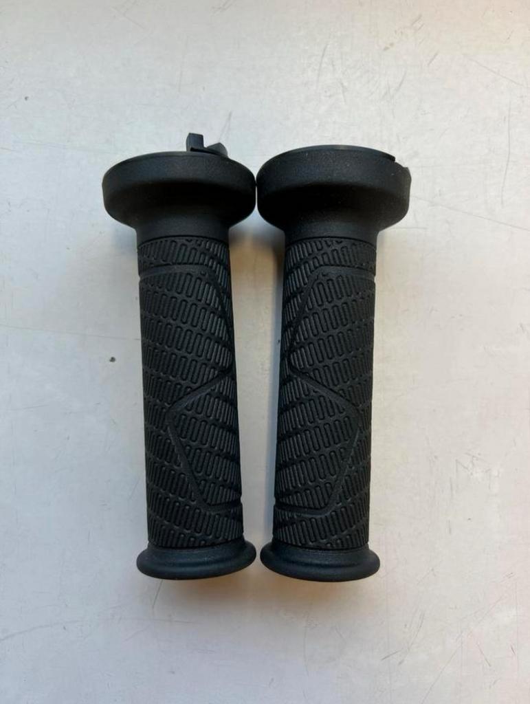 KTM Superduke 1290/1390 en vele andere modellen handvaten, Motoren, Ophalen of Verzenden, Zo goed als nieuw