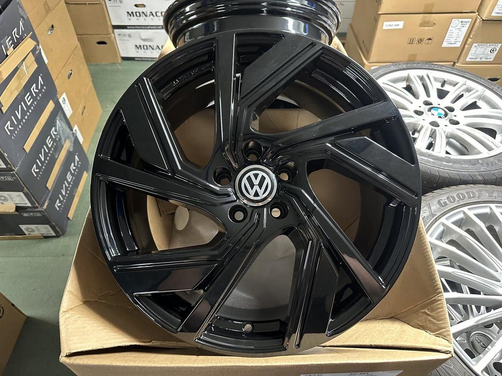 NIEUW 19inch Black Audi VW Seat BMW RS Style Velgen! 5x112, Autos : Pièces & Accessoires, Pneus & Jantes, Pneus et Jantes, 19 pouces