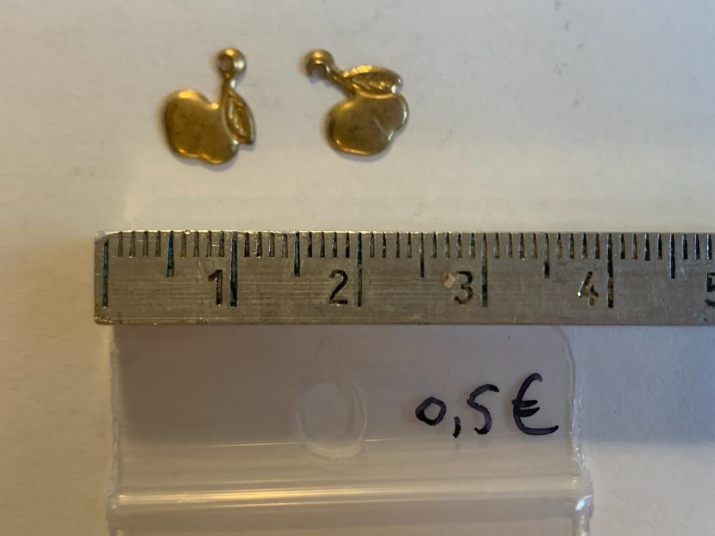 2 bedeltjes appel, Enlèvement ou Envoi, Neuf, Bracelet à breloques