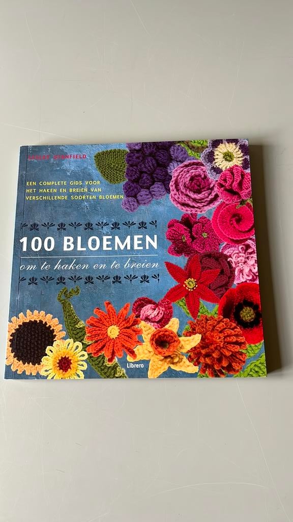 100 bloemen haken en breien, Hobby en Vrije tijd, Ophalen of Verzenden, Zo goed als nieuw, Haken