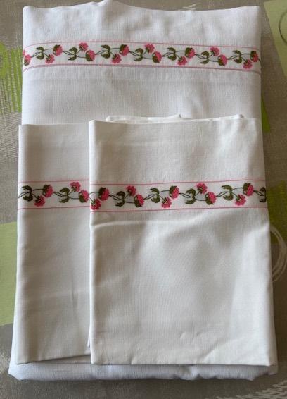 Draps vintage,choix de draps 1ou2 personnes,taies d'oreiller, Maison & Meubles, Autres dimensions, Comme neuf, Enlèvement, Autres types