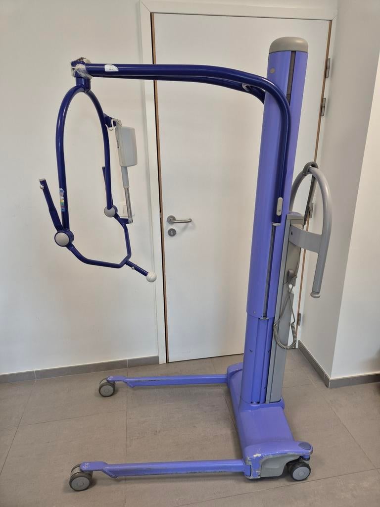 Passieve tillift maxi move arjo, Ophalen, Gebruikt