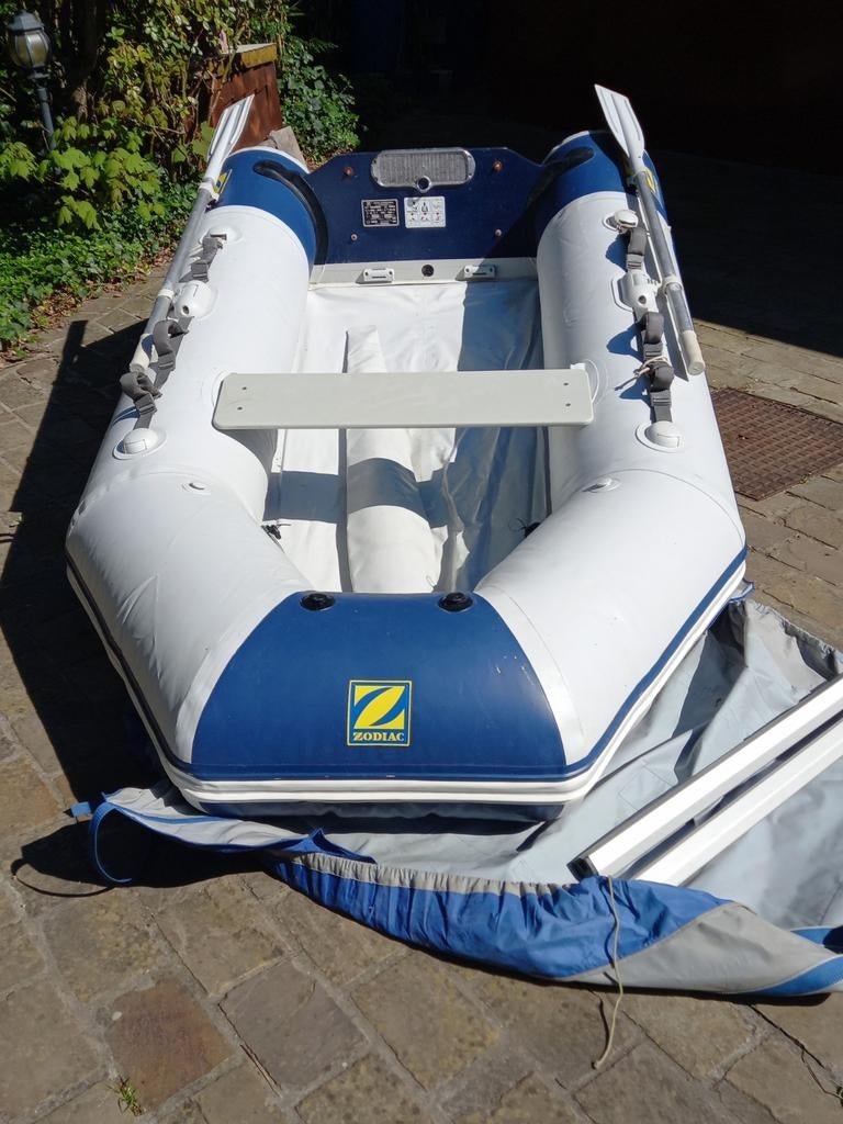 ZODIAC 2m85  met papieren en strandwielen als nieuw, Watersport en Boten, Rubberboten, Ophalen, Zodiac