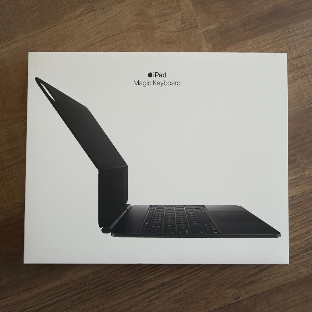 Magic Keyboard iPad Pro 13 M4 AZERTY – als nieuw, Computers en Software, Toetsenborden, Ophalen, Opvouwbaar, Azerty, Zo goed als nieuw