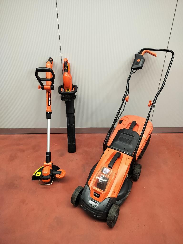 Powerplus Gereedschap : Grasmaaier, Kantmaaier, Haagschaar, Tuin en Terras, Ophalen, Gebruikt, Elektrische grasmaaier, Opvangbak