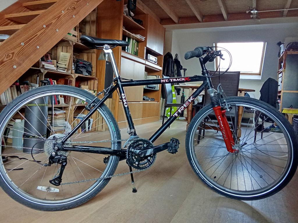 Vélo trek mt track 830 (cadre 45,5cm), Vélos & Vélomoteurs, VTT rigide, 45 à 49 cm, Comme neuf, Enlèvement