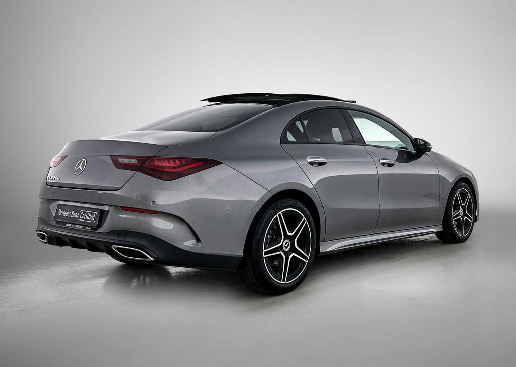 Mercedes-Benz CLA-Klasse 200 Coupé AMG Line | Panoramisch D, Stof, Zwart, 4 cilinders, 715 kg