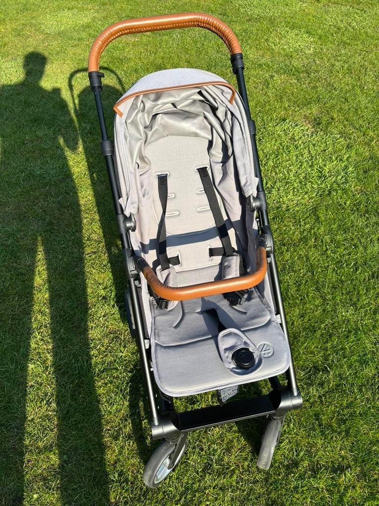 Mutsy Nexo plooibare buggy, Kinderen en Baby's, Buggy's, Ophalen, Zo goed als nieuw, Regenhoes