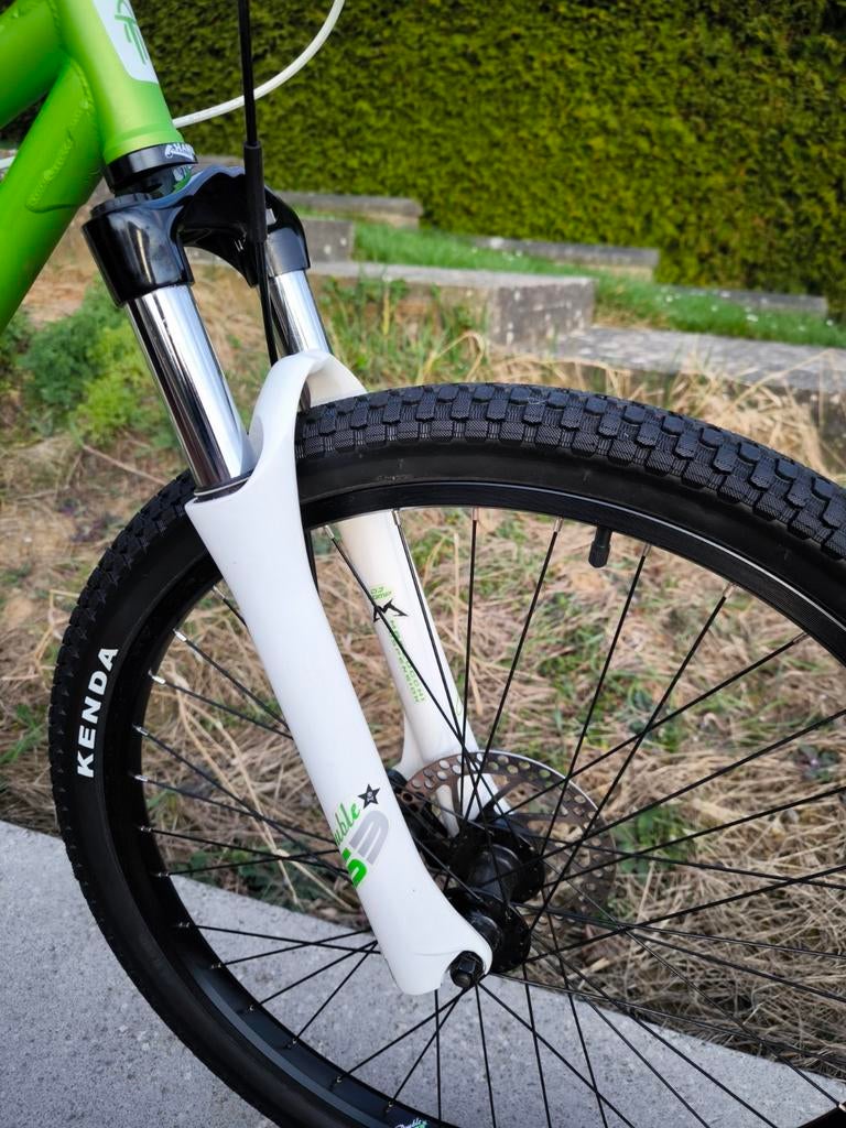 B twin subsin 26 pouces, Fietsen en Brommers, Fietsen | Mountainbikes en ATB, Ophalen