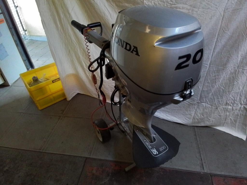 Moteur hors-bord Honda de 20 ch, Enlèvement