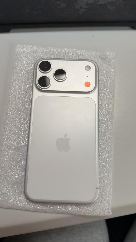 Iphone 17 pro max 256 gb neuf blanc, Télécoms, Téléphonie mobile | Apple iPhone, Enlèvement ou Envoi, Comme neuf, Blanc, 256 GB