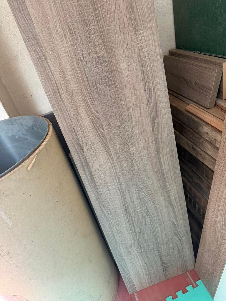 Salle a mangez a vendre, Enlèvement