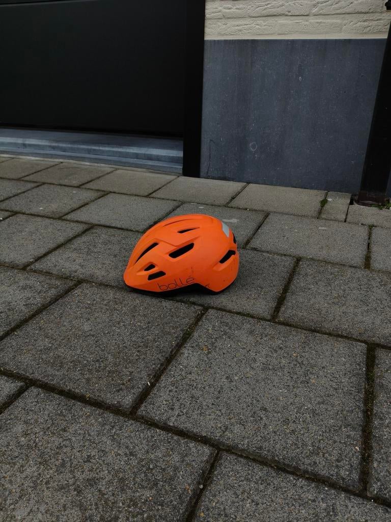 Helm van Bollé., Ophalen