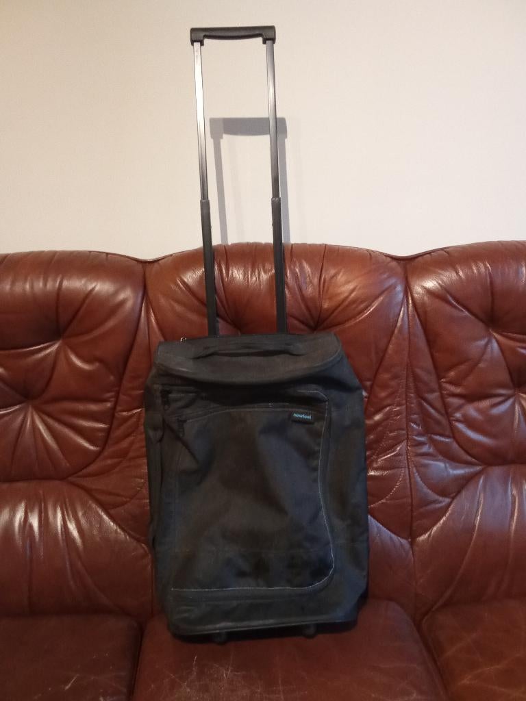 Valise a roulettes, Enlèvement, Roulettes