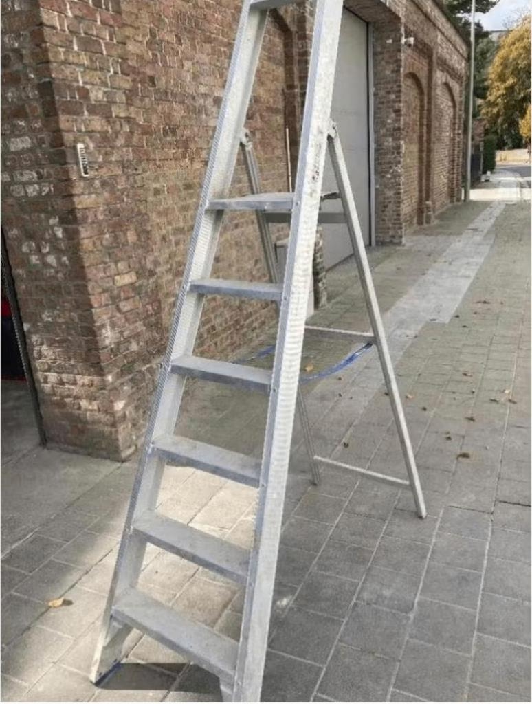 trapladder solide, Doe-het-zelf en Bouw, Ladders en Trappen, Ophalen, Gebruikt
