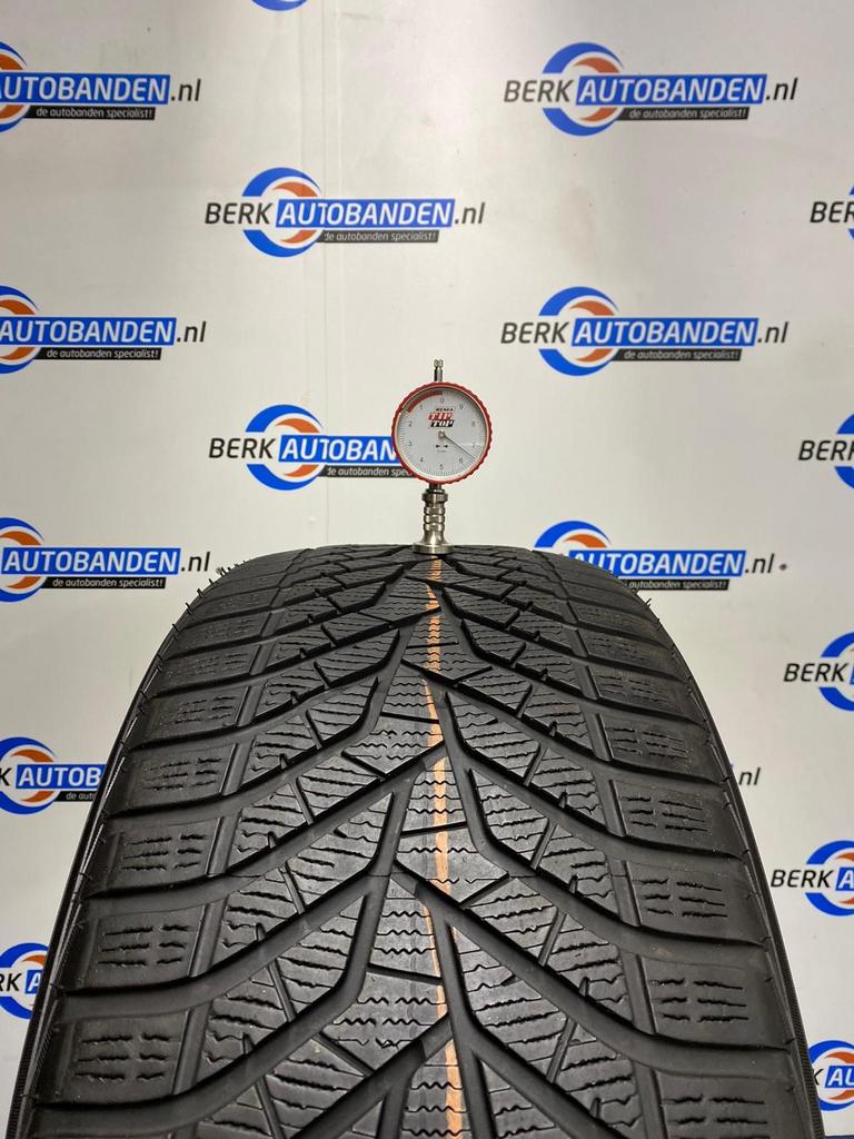 2x Yokohama Bluearth Winter V905 265/40 R21 105V 265/40/21 2, Gebruikt, -, -, Band(en)