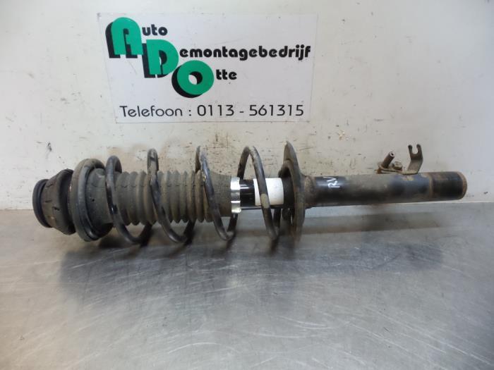 Schokdemperpoot rechts-voor van een Toyota Aygo (Aygo 08-), Gebruikt, -, -, Ophalen of Verzenden