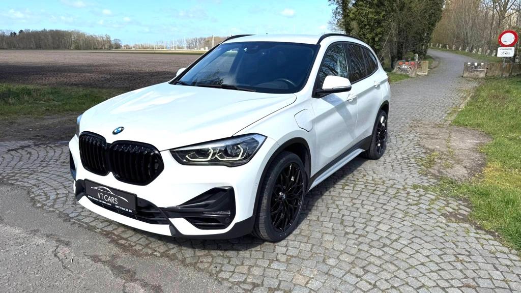 BMW X1 25E PHEV / ADAPTIVE CRUISE / TREKHAAK / LED / GARANTI, 42 g/km, Wit, Leder, 5 zetels