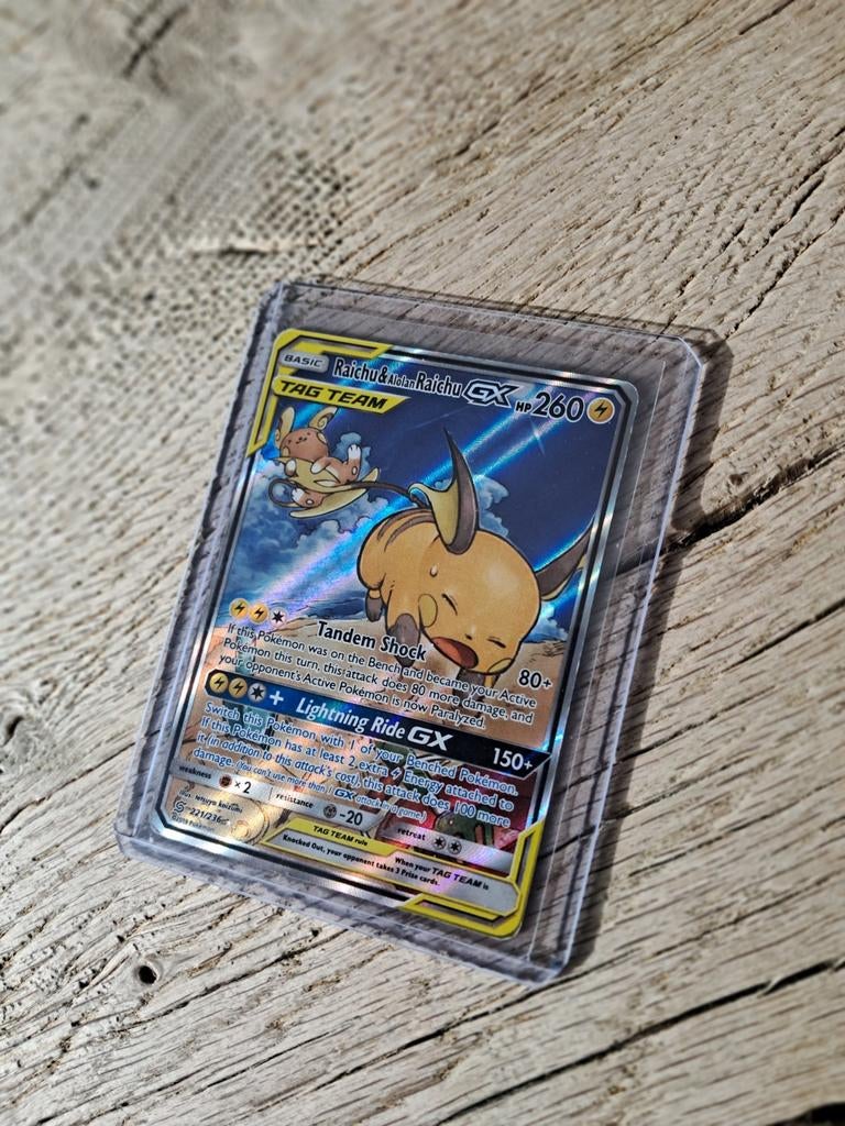 Raichu & alolan Raichu GX Tag Team, Hobby en Vrije tijd, Ophalen of Verzenden, Zo goed als nieuw, Losse kaart, Foil