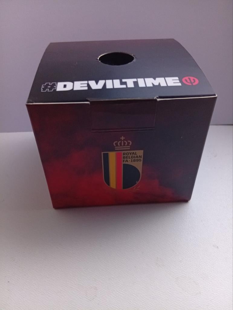 Montre chronographe Ice Watch Red Devils série limitée., Enlèvement ou Envoi, Neuf