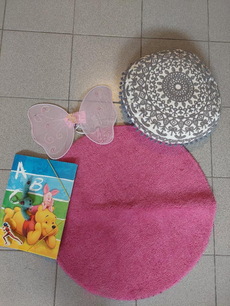 GRATIS roze kinderkamertapijtje,- vleugeltjes, kussen..., Ophalen, Gebruikt