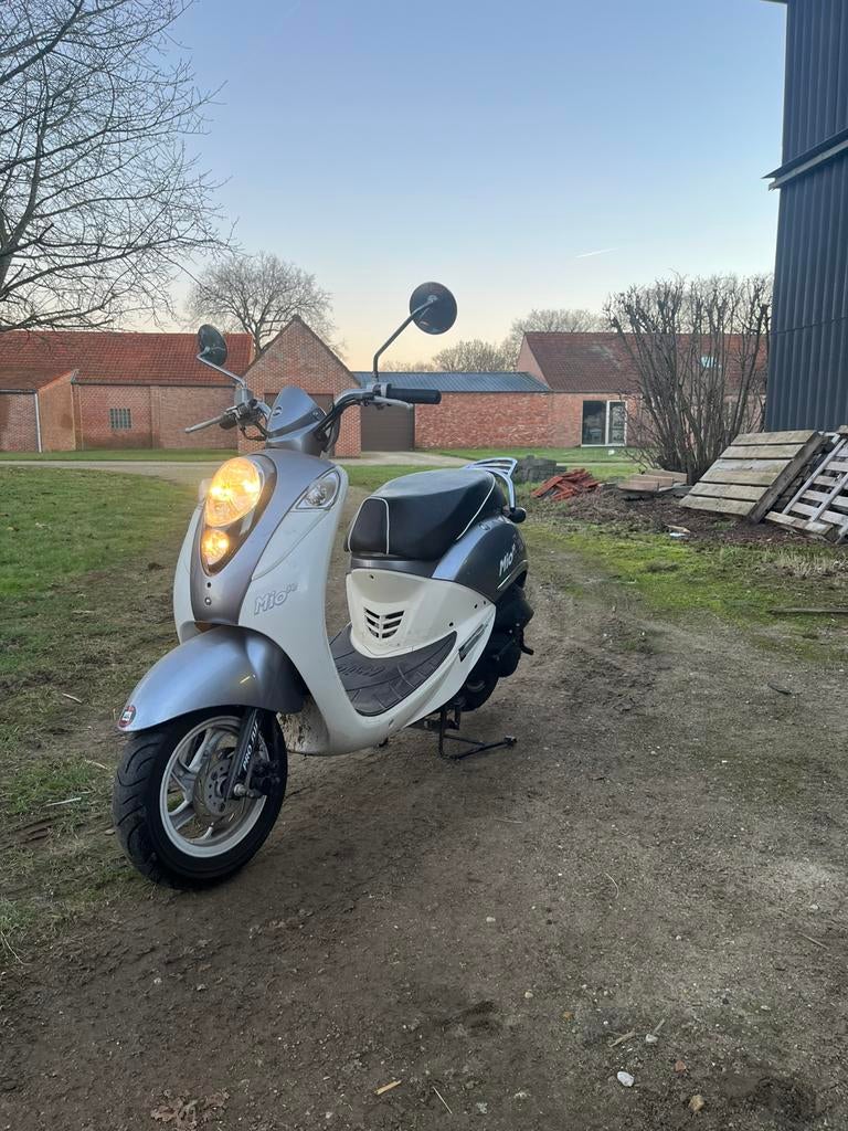Sym mio 50, Vélos & Vélomoteurs, Scooters | SYM, Enlèvement, Comme neuf, Mio