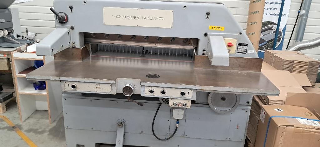 Rogneuse Reliure, Ophalen