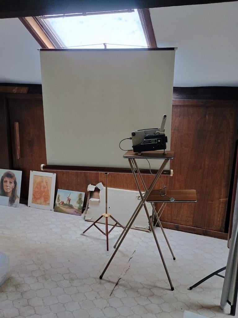 Ancien projecteur de cinéma, Enlèvement