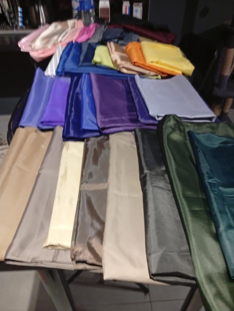 Divers coupons tissus doublure diverses couleurs, Enlèvement ou Envoi, Bleu