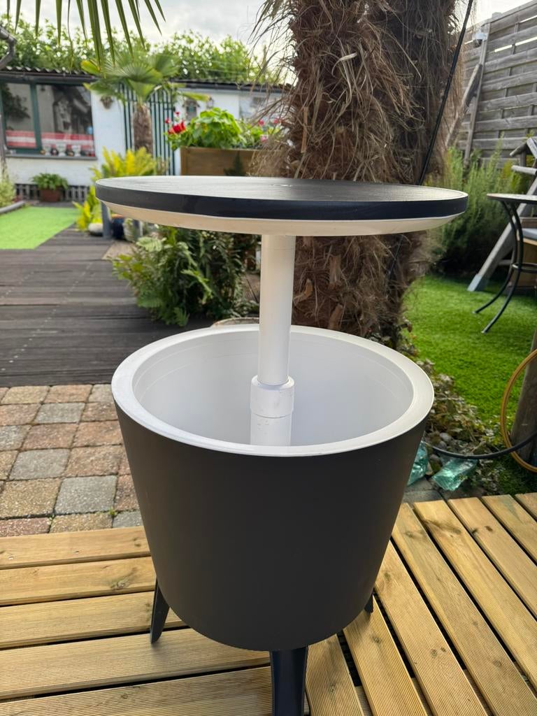 Coolbar partytafel koelbox, Ophalen, Zo goed als nieuw