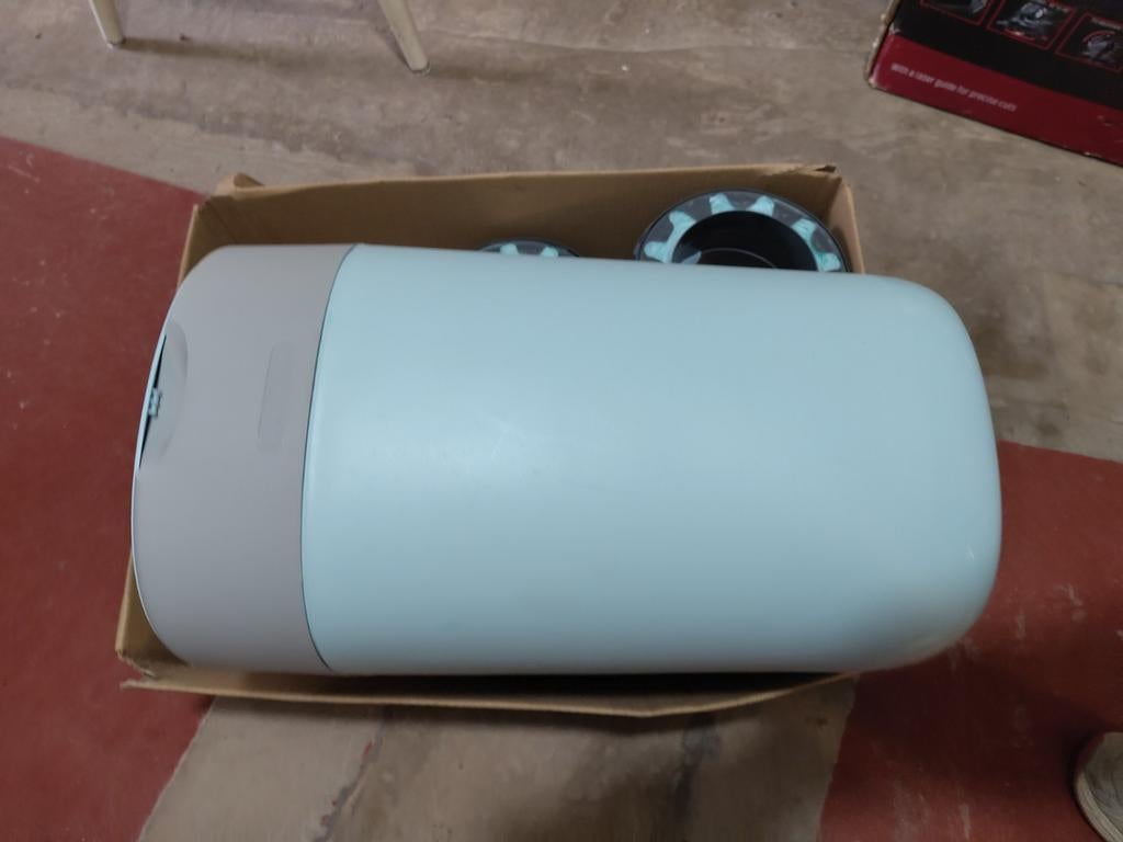 Poubelle à couches Tommee Tippee avec recharges, Enfants & Bébés, Enlèvement, Poubelle à couches