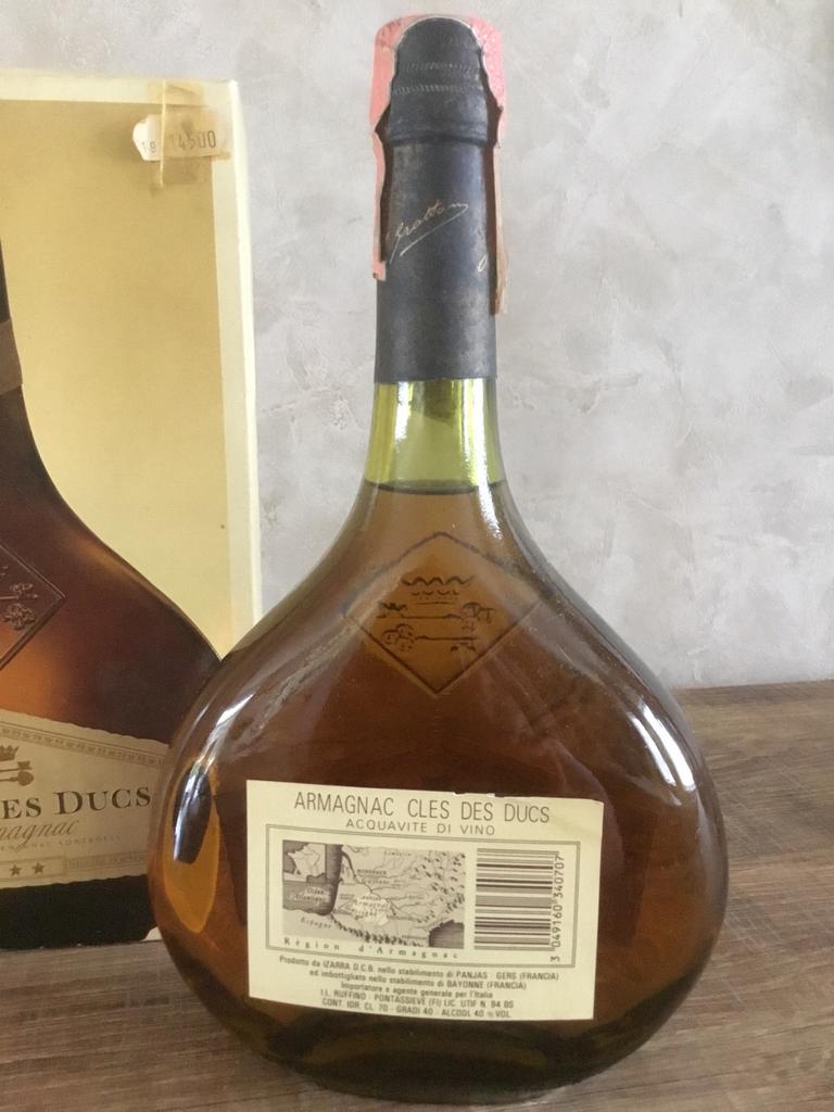 Armagnac, Collections, Enlèvement, Comme neuf