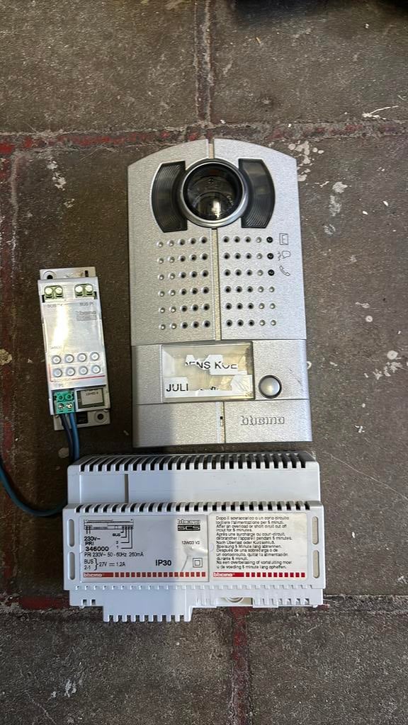 Video phone Bticino, Huis en Inrichting, Deurbellen, Ophalen, Ingebouwde camera, Gebruikt, Bedraad