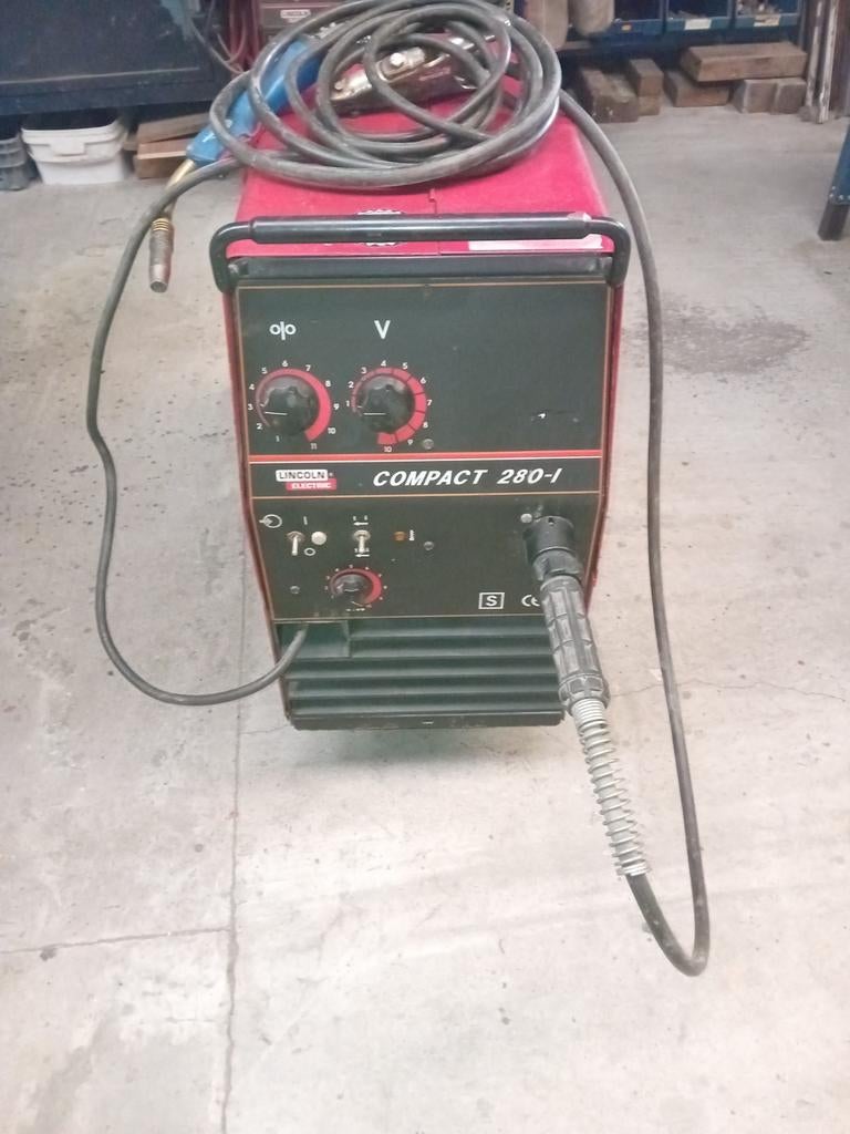 Semi Auto Lincoln Compact 280 i, Bricolage & Construction, Outillage | Soudeuses