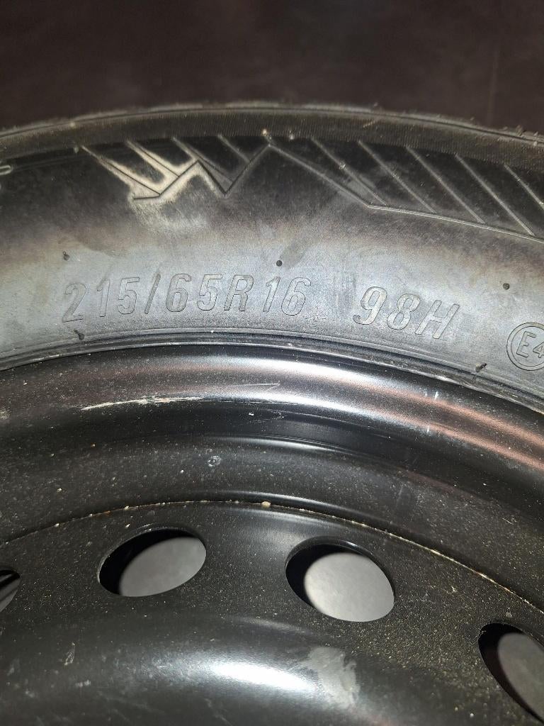 Velg + band 215/65 R16, Auto-onderdelen, Banden en Velgen, Ophalen, 215 mm, 16 inch, Banden en Velgen