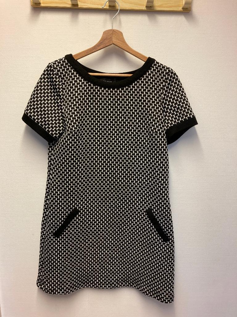 Atmosphere kleedje maat 40 perfecte staat, Enlèvement ou Envoi, Au-dessus du genou, Porté, Noir