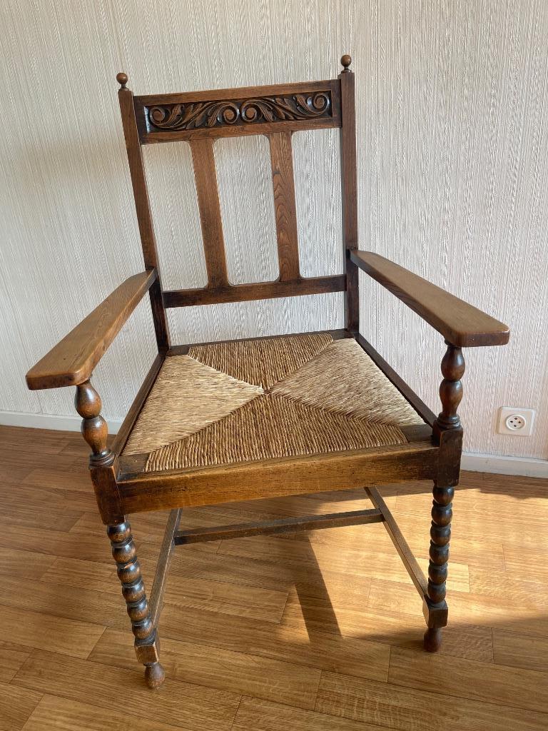 Antieke eiken stoel met armleuningen en rieten zitting, Antiek en Kunst, Ophalen