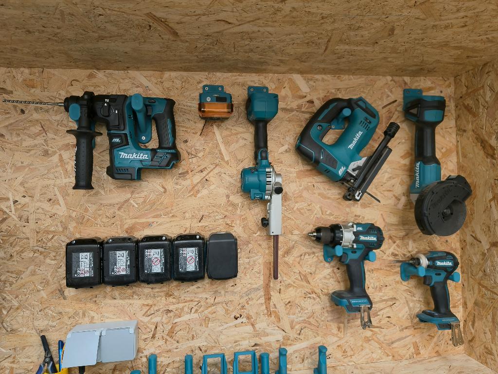 Makita powertools ophangbeugels, Ophalen of Verzenden, Zo goed als nieuw
