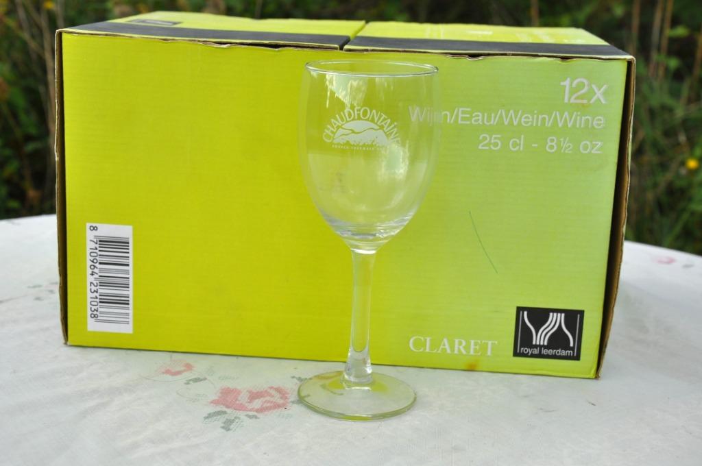 12 verres sur pied neuf pour eau chaudfontaine, Enlèvement ou Envoi, Neuf, Verre, Verre ou Verres