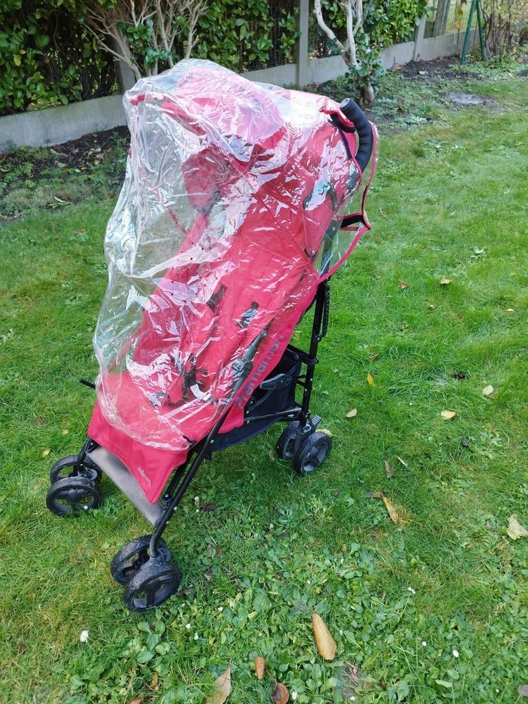 Poussette PREMAMAN rouge,pliable,protection pluie, état neuf, Enlèvement, Protection de pluie