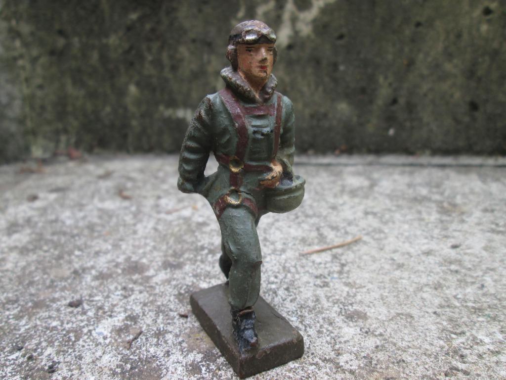 Lineol Duitse vliegenier met helm piloot met parachute. TOP, Ophalen of Verzenden