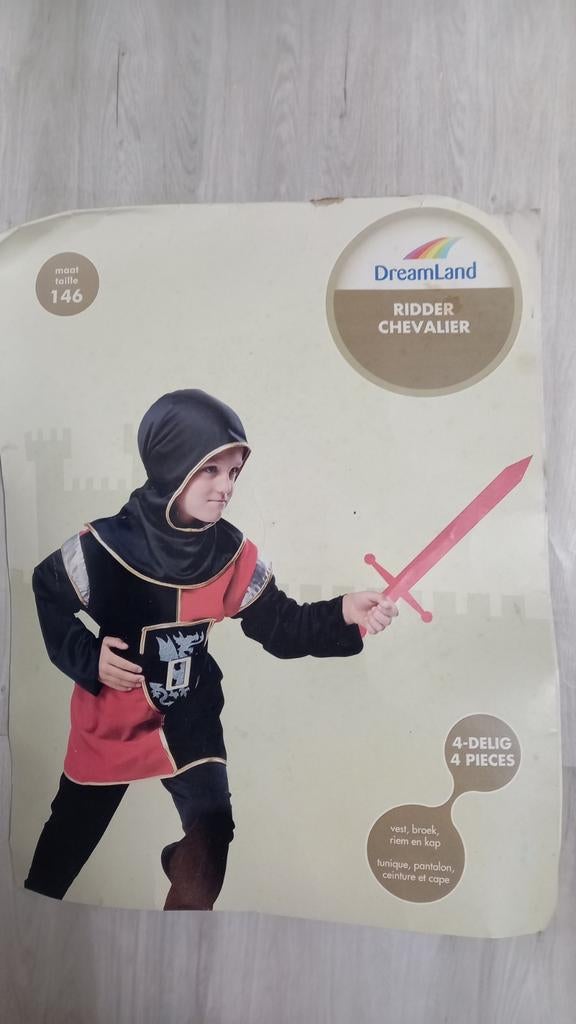 Costume de chevalier, Enlèvement, Comme neuf