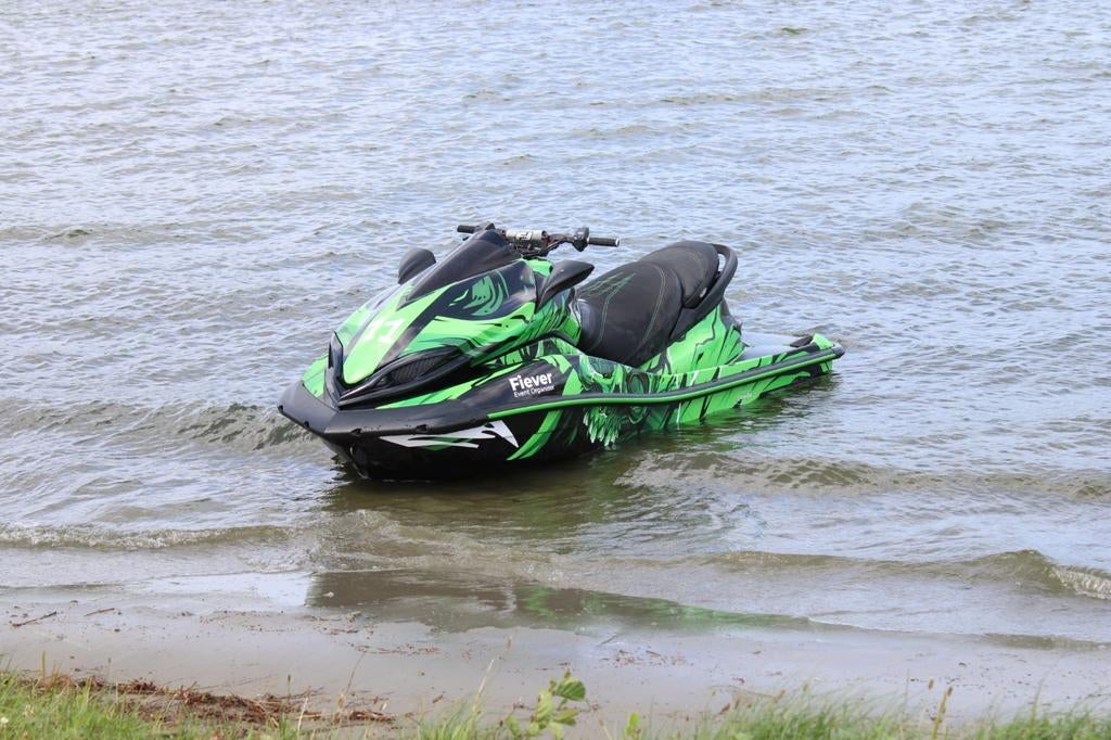 belle jet, Enlèvement