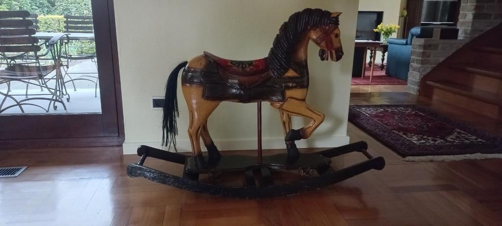 Schommelpaard. Gelakt hout. H 85 cm., Antiek en Kunst, Ophalen