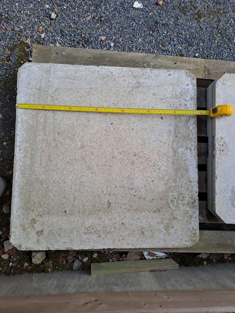 Putdeksel beton 60 cm op 60 cm, Ophalen